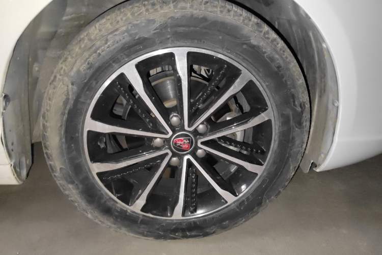 Used Roewe i5 2020 1.5L Automatic 4G Connect Luxury Flagship Edition
