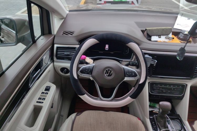 Used Volkswagen Viloran 2020 330TSI Luxury Edition