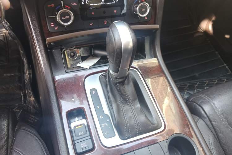 Used Volkswagen Touareg 2014 3.0 TSI New Edition
