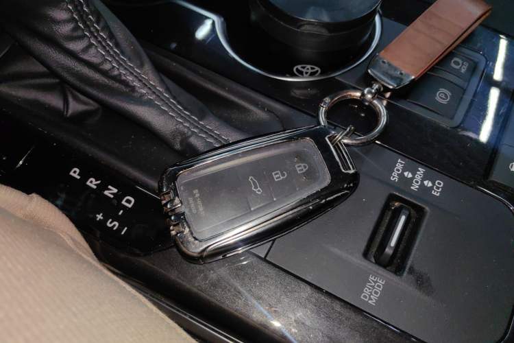 Used Toyota Crown Kluger 2023 2.5L HEV Four-Wheel Drive Prestige Edition Vehicle Key