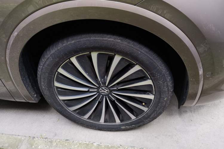 Used Volkswagen Viloran 2022 380TSI Flagship Edition Right Front Wheel Hub