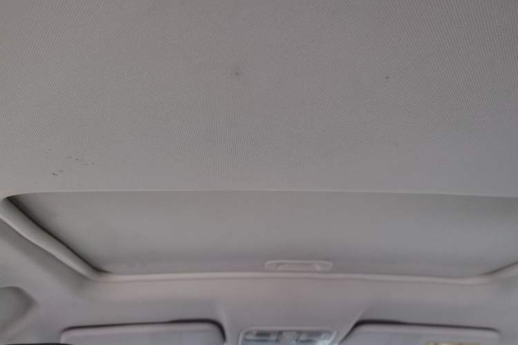 Used Dongfeng Fengon 580 2016 Revised Version 1.5T CVT Luxury Edition Headliner