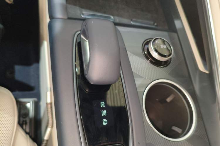 Used Zeekr 001 2026 Model 103° Four-Wheel Drive Ultra Version Gear Lever