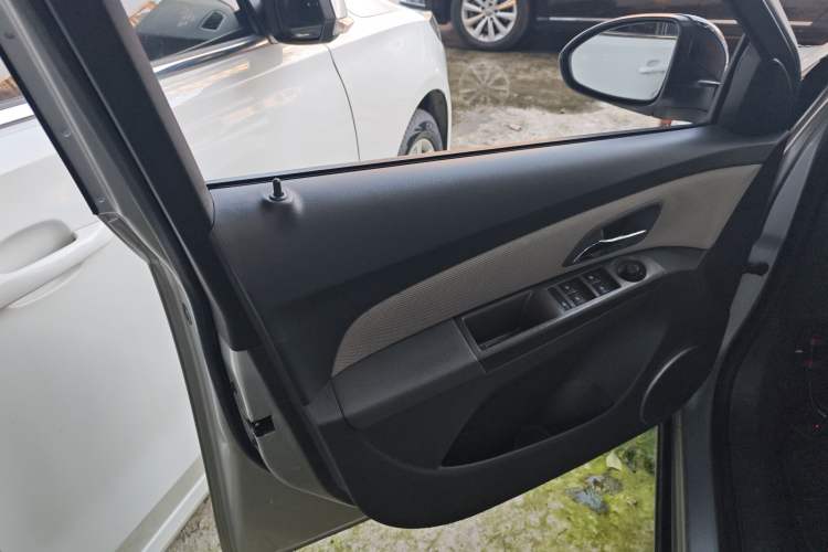 Used Chevrolet Cruze 2013 1.8L SE AT