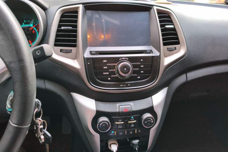 Used CHANGAN Eado 2013 1.6L Automatic Junku Model China IV Standard Audio And AC Panel