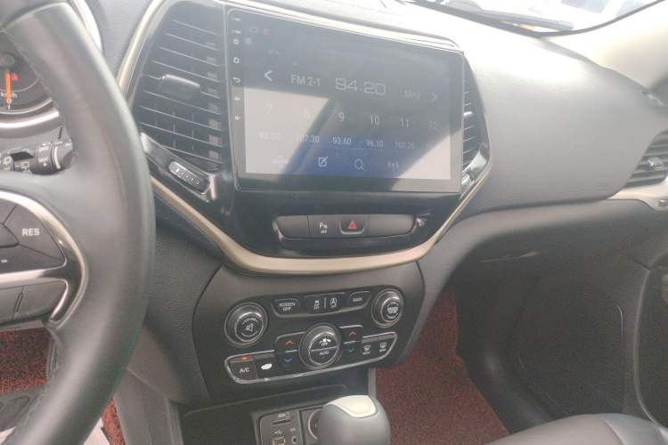 Used Jeep Cherokee 2016 2.4L Leading Edition