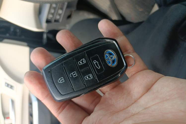 Used Toyota Granvia 2022 2.5L Hybrid Prestige Edition