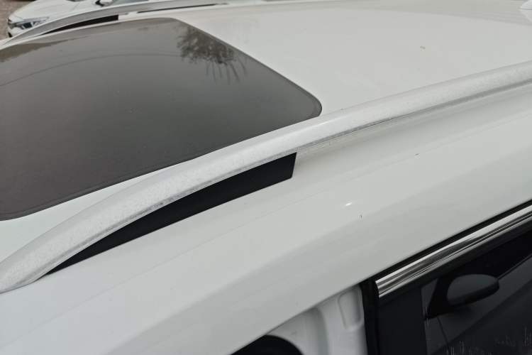 Used FORTHING Joyear X5 2017 1.6L CVT Luxury Model Roof