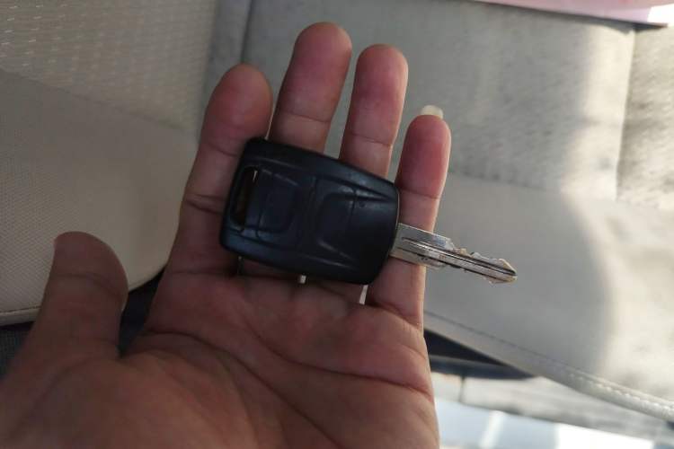 Used Wuling Hongguang V 2019 1.5L Jingqu Edition Sealed-Window Vehicle China VI LAR Vehicle Key