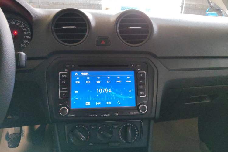 Used Volkswagen Jetta 2013 1.6L Manual Fashion Edition
