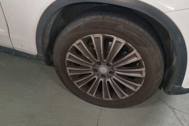 Used Mercedes-Benz GLC 2016 GLC 200 4MATIC Right Front Wheel Hub