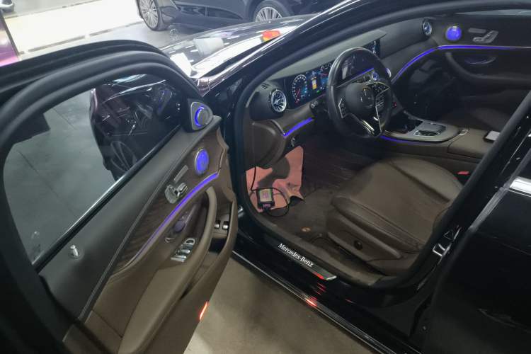 Used Mercedes-Benz E-Class New Energy 2022 Restyled E 350 e L Plug-in Hybrid Sports Sedan Driver Seat