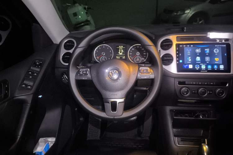 Used Volkswagen Tiguan 2015 1.8TSI Automatic All-Wheel Drive Comfort Edition Steering Wheel