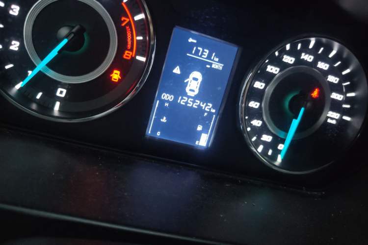 Used Soueast V5 Lingzhi 2015 Plus 1.5L Manual Smart Edition Odometer Close Up