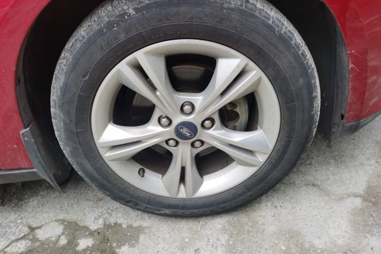 Used Ford Focus 2012 Sedan 1.6L Automatic Fashion Edition
