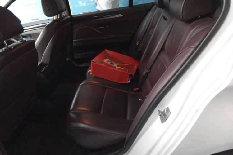 Used BMW 5 Series 2017 525Li Luxury Design Package Left Rear Seat