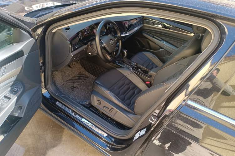 Used Volkswagen Passat 2020 330TSI Elite Edition China VI
