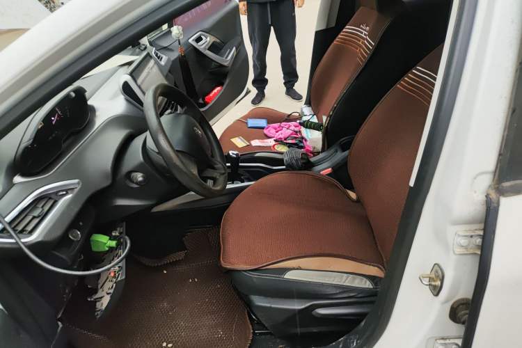 Used Peugeot 2008 2015 1.6L Automatic Playcool Edition Left Front Seat