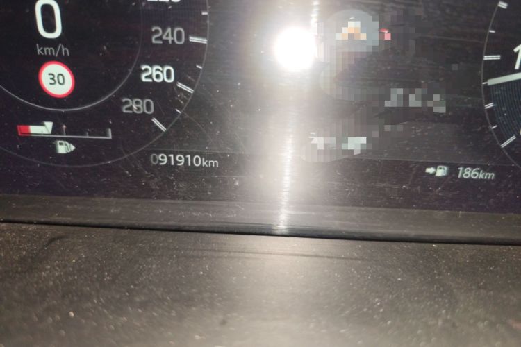 Used Land Rover Discovery Sport 2022 249 PS R-Dynamic S Performance Edition 5 Seats Odometer Close Up