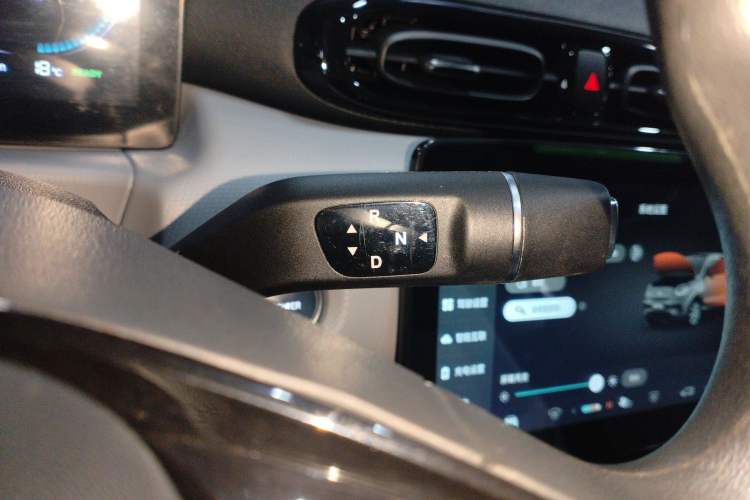 Used Leapmotor T03 2022 Agate Edition Gear Lever