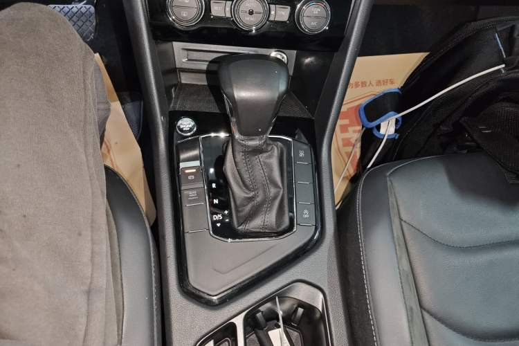 Used Volkswagen Tiguan L 2018 Revised Version 330TSI Automatic Two-Wheel Drive Comfort Edition
