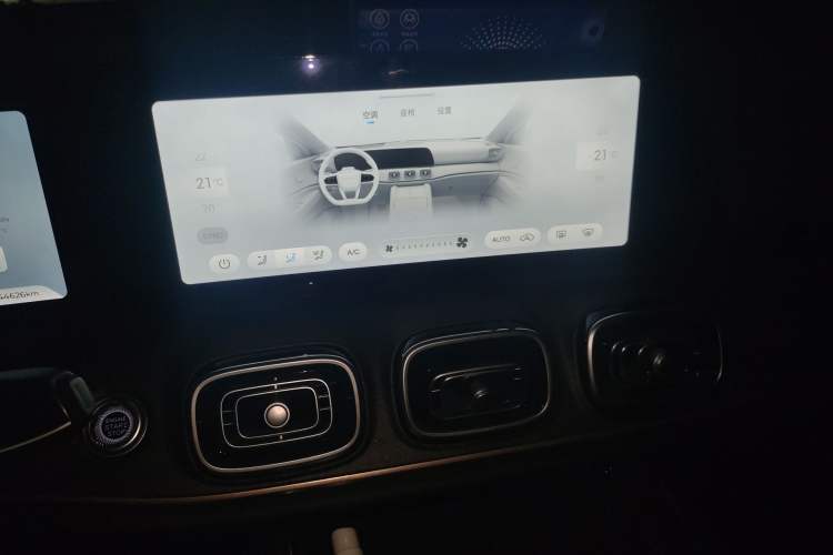 Used Chery Tiggo 9 2023 2.0T Dual-Clutch Two-Wheel Drive Leading Edition 5 Seats Audio And AC Panel