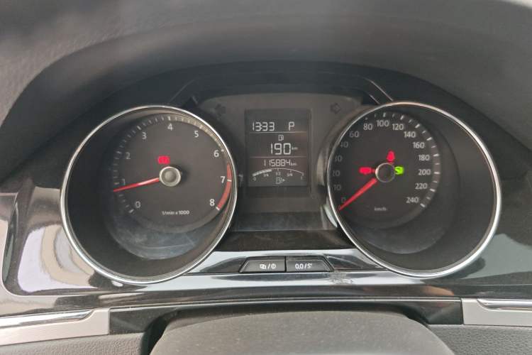 Used Volkswagen Bora 2014 1.6L Automatic Comfort Model Odometer Close Up