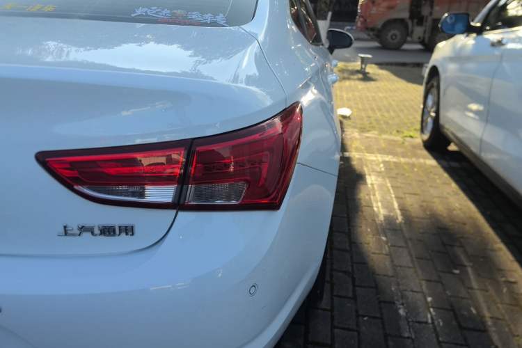 Used Buick Verano 2019 Sedan 20T Dual-Clutch Leading Model