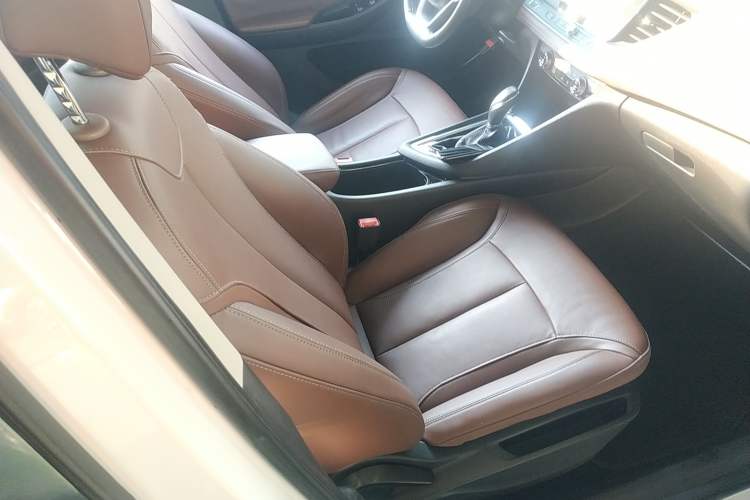 Used Buick GL6 2018 18T 6-Seater Prestige Model Right Front Seat