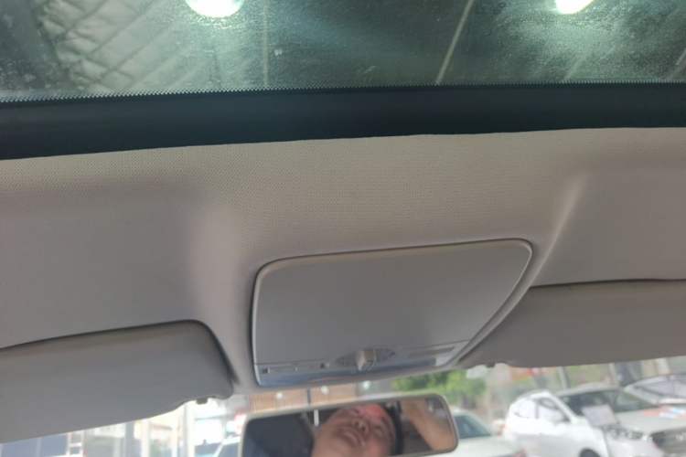 Used Volkswagen Bora 2014 1.6L Automatic Comfort Model Headliner