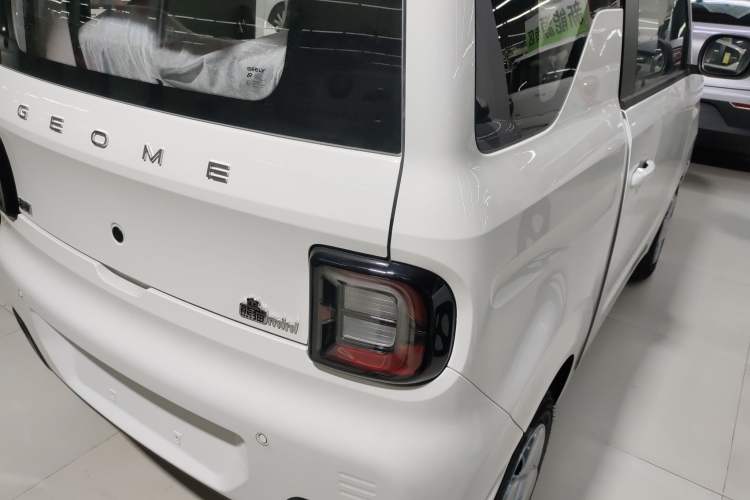 Used Geely Galaxy Panda 2024 Panda Mini 200km Dragon Edition
