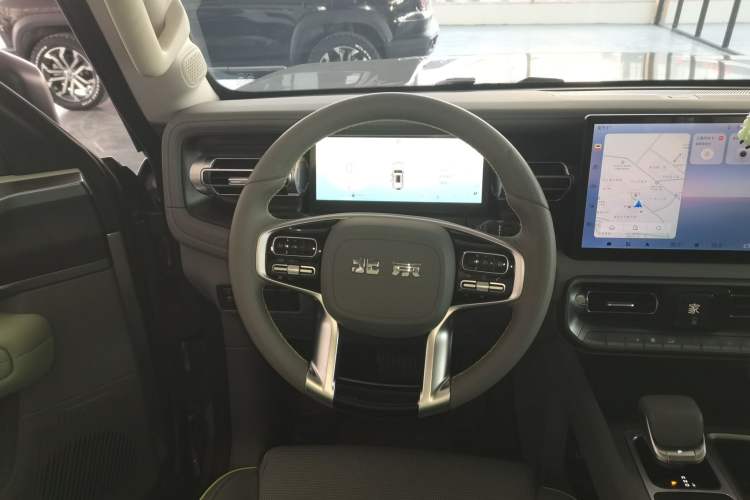 Used BAIC Off-Road BJ40 2024 2.0T All-New Urban Hunter Edition Pioneer Type