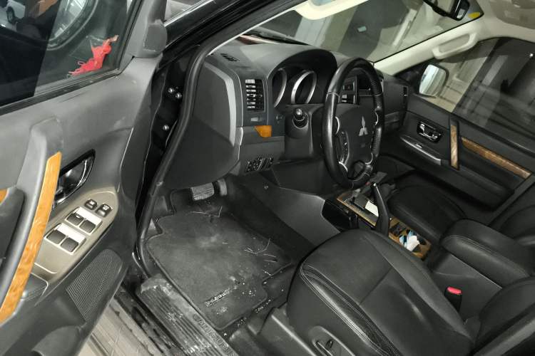 Used Mitsubishi Pajero 2018 3.0L Automatic Luxury Edition