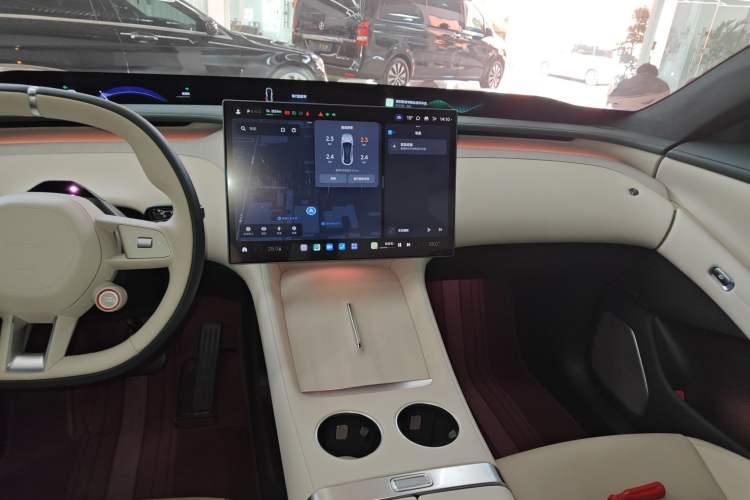 Used Xiaomi Auto YU7 2025 Ultra-Long Range High-Performance All-Wheel-Drive Max Edition
