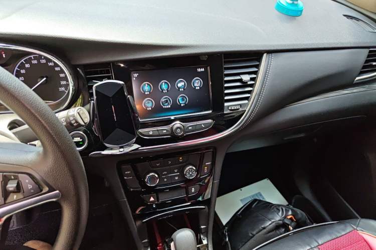 Used Buick Encore 2018 18T Automatic Two-Wheel Drive Urban Fashion Model