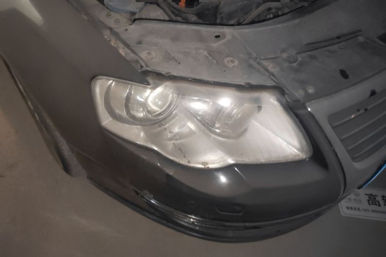 Used Volkswagen Magotan 2011 1.8TSI DSG Luxury Model Right Front Headlight