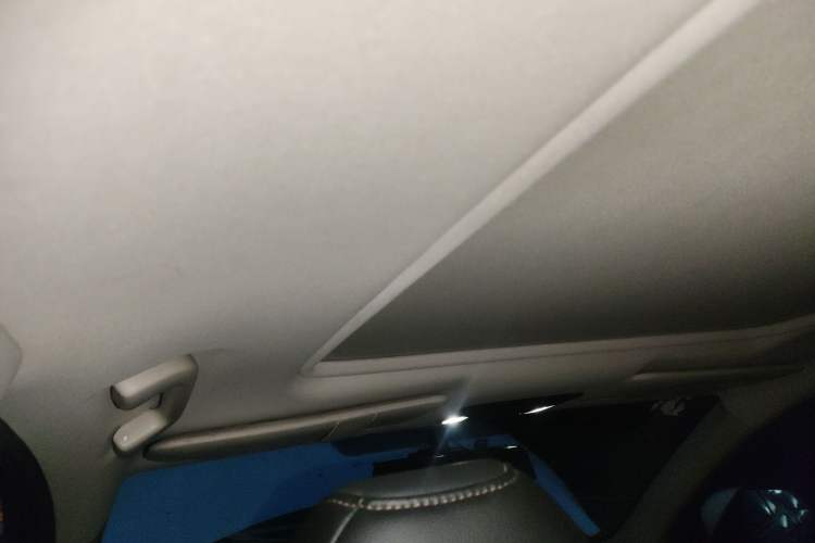 Used Honda Vezel 2015 1.8L CVT 2WD Luxury Model
