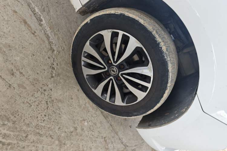 Used Dongfeng Aeolus A60 2016 1.6L Automatic Luxury Model Right Front Wheel Hub