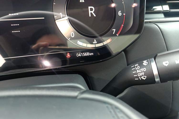 Used Land Rover Range Rover 2023 3.0 L6 400 PS Extended Long-Wheelbase Version