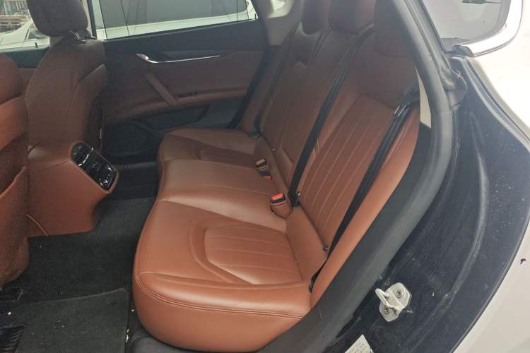 Used Maserati President 2017 3.0T Standard Model Left Rear Seat