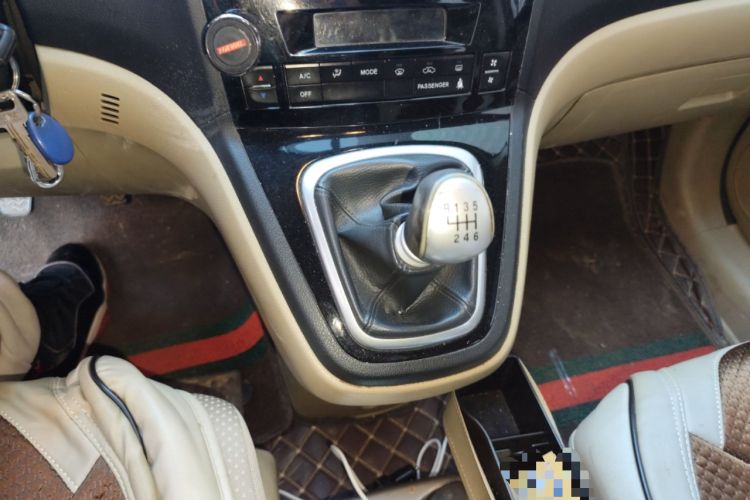 Used Haval H6 2014 Upgraded Model 2.0T Diesel Manual Two-Wheel Drive Urban Version