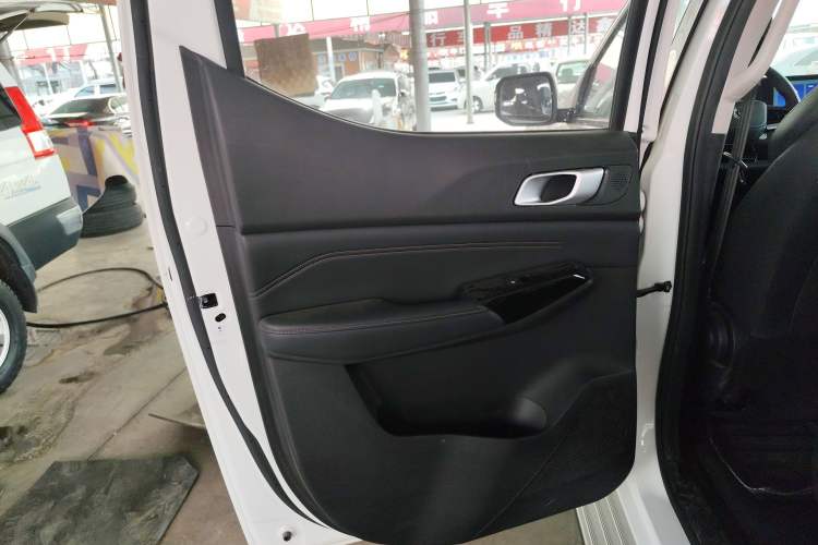 Used Changan Lantop 2023 2.0T Manual 4x4 Diesel Elite Standard Cab
