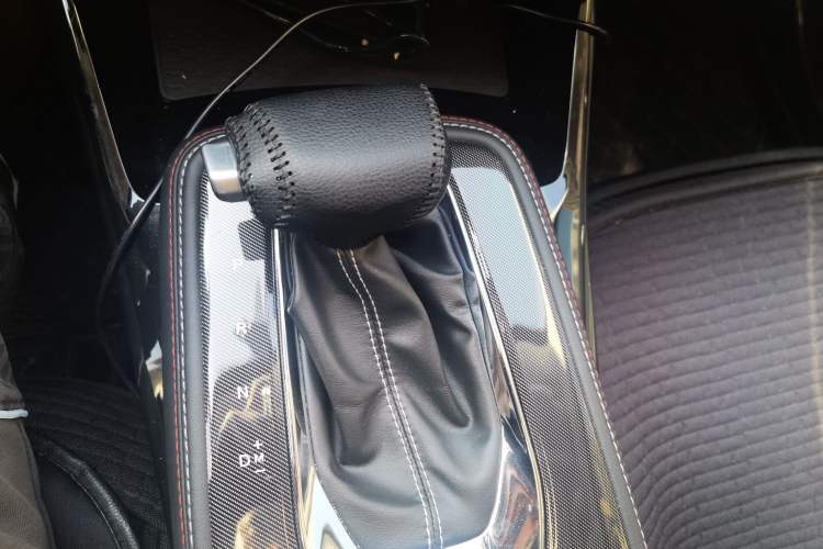 Used CHANGAN OSHAN X5 2023 Enjoy Edition 1.5T DCT Luxury Model Gear Lever