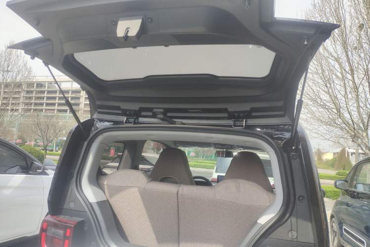 Used Chery QQ Ice Cream 2025 205km Qi Energy Version Trunk