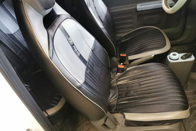 Used Geely Galaxy Panda 2024 Panda Mini 200km Endurance Bear Right Front Seat