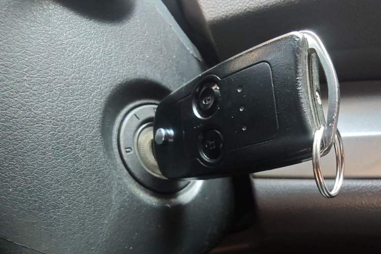 Used Honda CR-V 2012 2.0L two-wheel drive urban version
