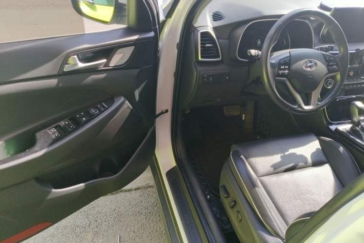 Used Hyundai Tucson 2019 280TGDi Dual-Clutch Two-Wheel Drive Smart Connect Version China V Standard