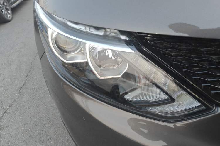 Used Nissan Qashqai 2017 2.0L CVT Smart Enjoyment Version China V Standard Right Front Headlight