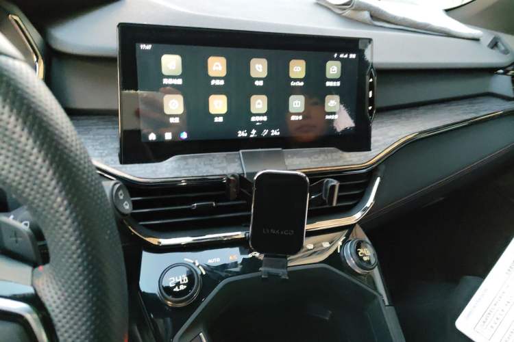 Used Lynk & Co 06 2020 1.5T JinPro model