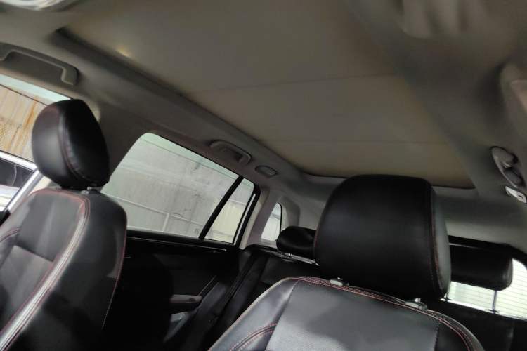 Used Zotye Domy X5 2015 1.5T Manual Luxury Model China V Standard